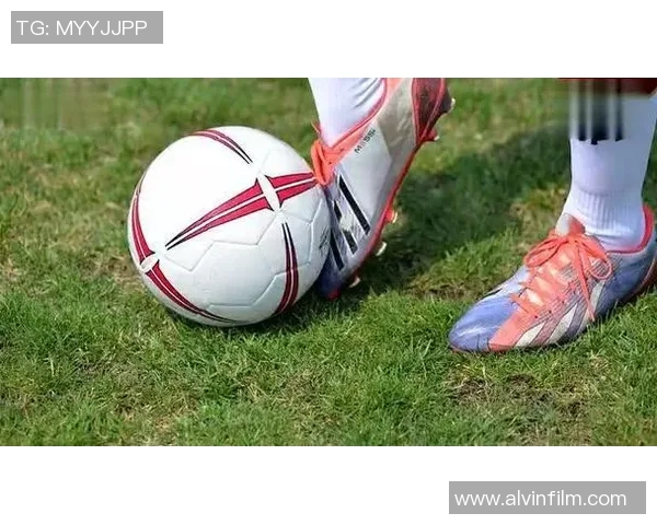 足球新手必看：从基础力量训练到实战技巧的全面指南